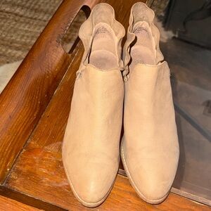 Seychelles Ruffle Tan Ankle Booties